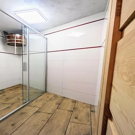 Comfortable Apartment, Sauna Included In The Price * 코워브제크